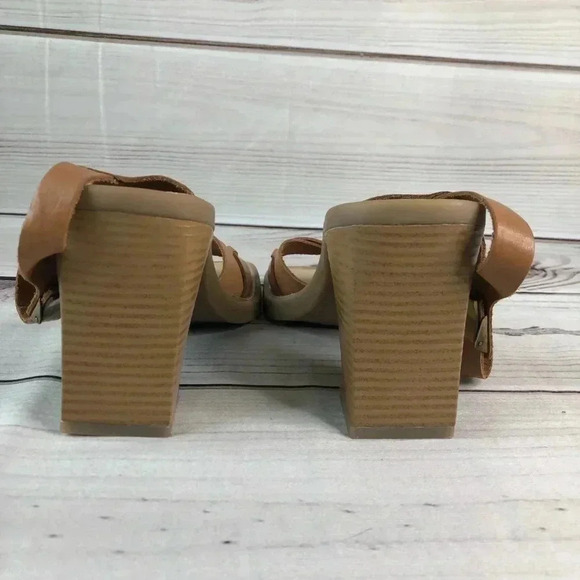 Xhilaration Tan Leather Wedge Toe Heel Sandal 7 - Picture 5 of 8
